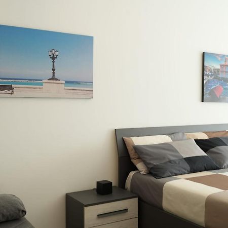 Homega - City Center New Apartment Bari Bagian luar foto