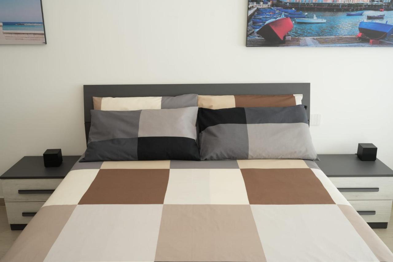 Homega - City Center New Apartment Bari Bagian luar foto