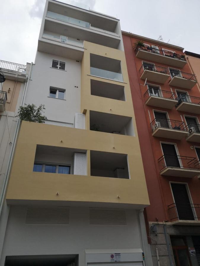 Homega - City Center New Apartment Bari Bagian luar foto